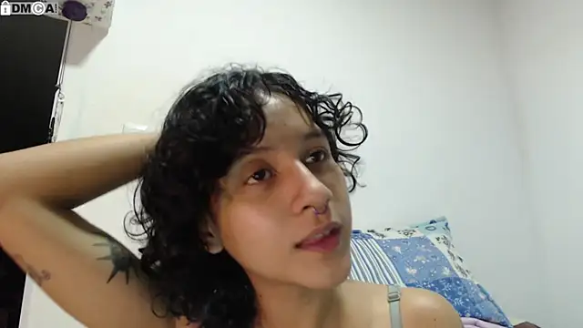 AlinaWoolf  online show from September 19, 3:19 am