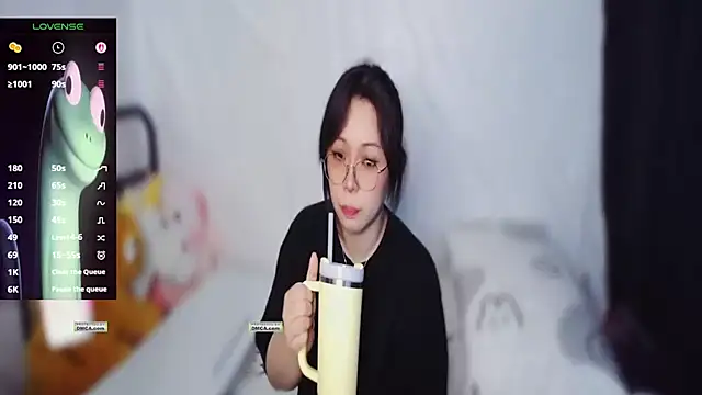 mememe 1006  online show from April 11, 10:25 pm