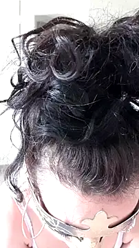 Snapshot of Masquegirlmysterious chatting on February 13, 1:29 pm Masquegirlmysterious online show from February 13, 1:29 pm