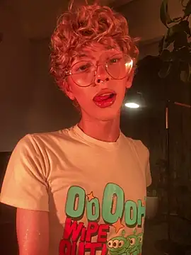 lyamthommpson online show from January 17, 12:37 am