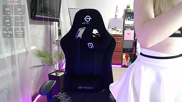 Little Soph online show from February 21, 12:05 am