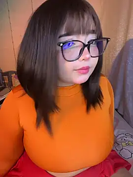 CharlotteMillers online show from June 13, 10:57 am