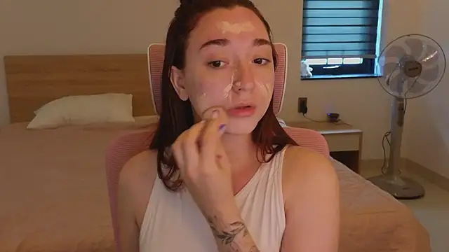 YasmineWest online show from March 18, 12:14 am