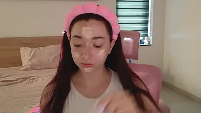 YasmineWest online show from June 5, 1:56 am