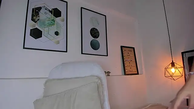 amysc online show from February 19, 11:39 am