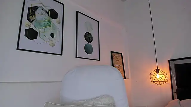 amysc online show from April 18, 12:09 pm