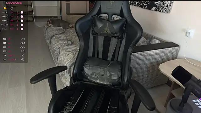 carthylovvve online show from February 19, 2:35 pm