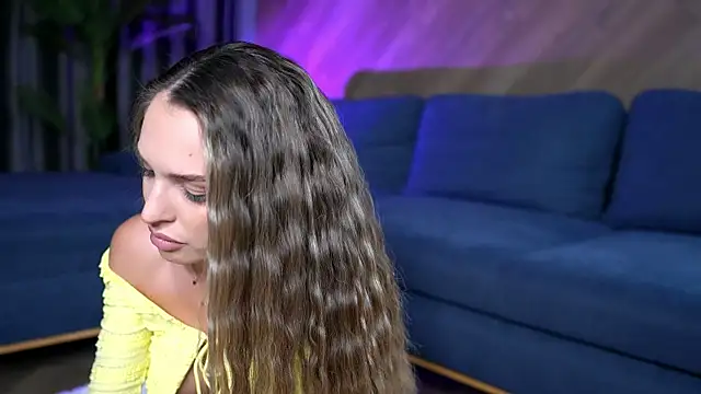 EsmeAinsley online show from July 12, 11:29 pm