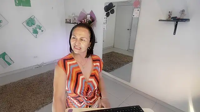 lollita 23  online show from May 28, 8:17 pm
