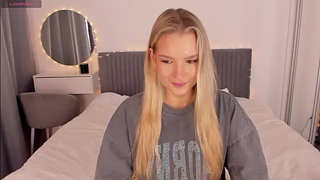 CassieRayss online show from March 13, 9:38 am