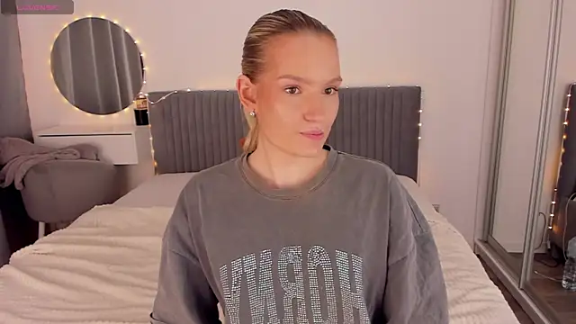 CassieRayss online show from April 27, 2:59 pm