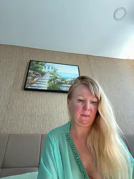EmmaInLove23 online show from June 7, 1:54 am
