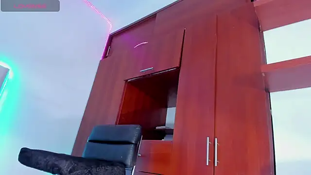 ivannapretyts online show from December 19, 4:47 pm