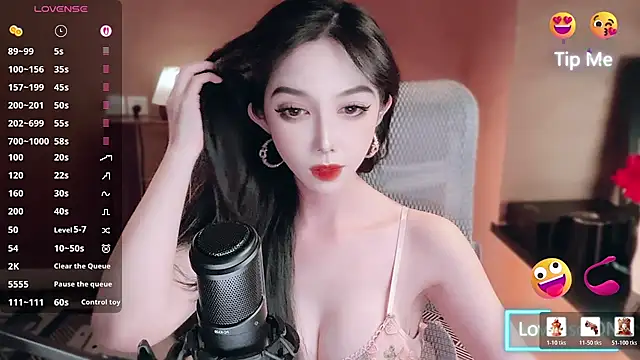 Snapshot of vyizh- chatting on June 22, 2:36 pm vyizh- online show from June 22, 2:36 pm