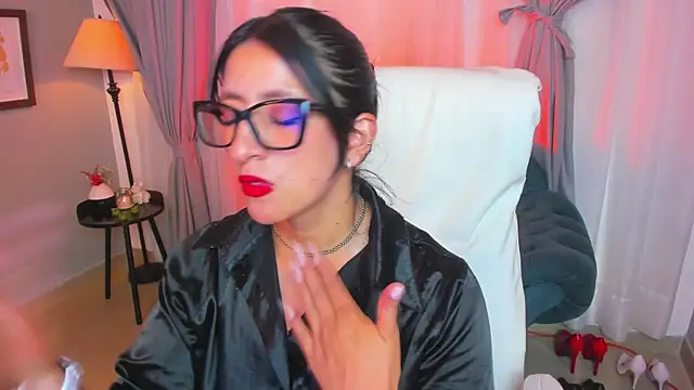 kira moon   online show from January 18, 8:01 pm