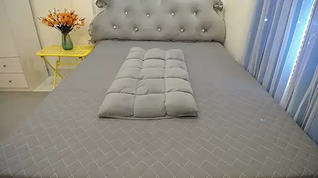 Lavender Sweet online show from October 2, 3:24 am