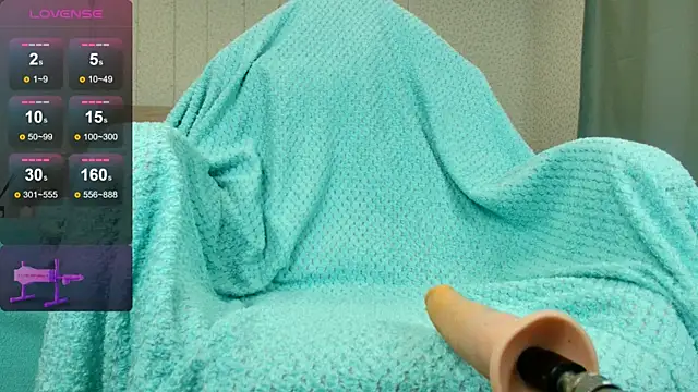 Snapshot of oliviiaa chatting on June 12, 12:20 am oliviiaa online show from June 12, 12:20 am