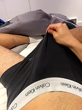 h0rnyguy001 online show from November 4, 10:09 pm