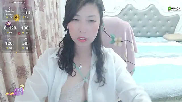 -Shirleyni  online show from April 3, 2:37 pm