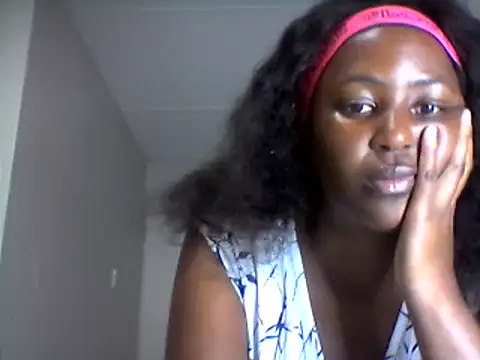 Snapshot of officialkhakes_za chatting on February 28, 6:31 pm officialkhakes za online show from February 28, 6:31 pm