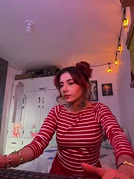 LiliJones  online show from February 18, 8:14 pm