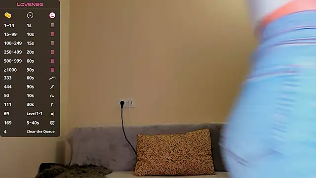 Kimmberr online show from April 18, 2:48 am