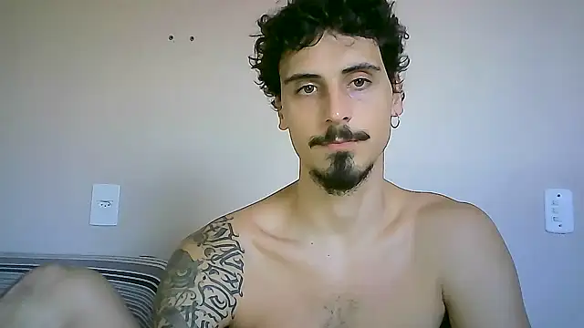 Snapshot of milkoffe chatting on December 6, 5:11 pm milkoffe online show from December 6, 5:11 pm