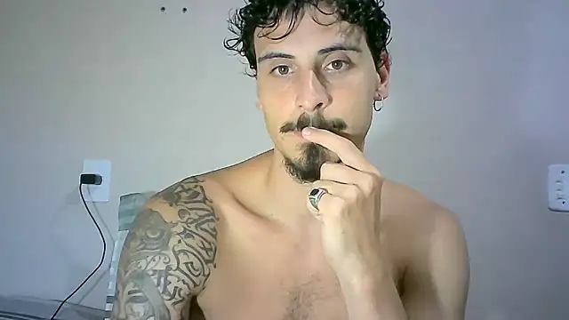 Snapshot of milkoffe chatting on December 8, 12:18 am milkoffe online show from December 8, 12:18 am