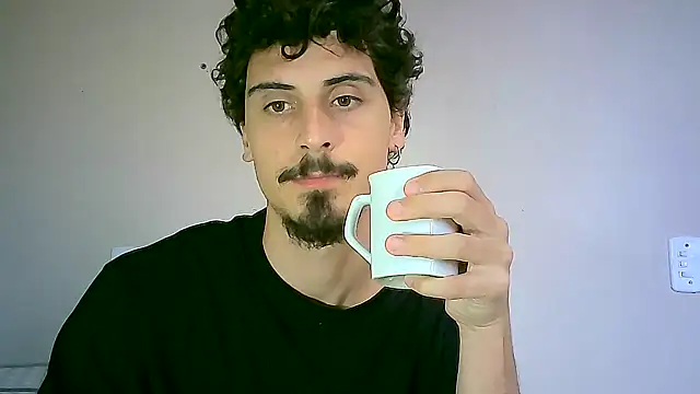 Snapshot of milkoffe chatting on December 9, 4:37 pm milkoffe online show from December 9, 4:37 pm