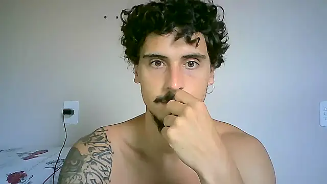 Snapshot of milkoffe chatting on January 8, 4:22 pm milkoffe online show from January 8, 4:22 pm