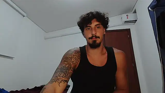 Snapshot of milkoffe chatting on February 13, 1:56 am milkoffe online show from February 13, 1:56 am