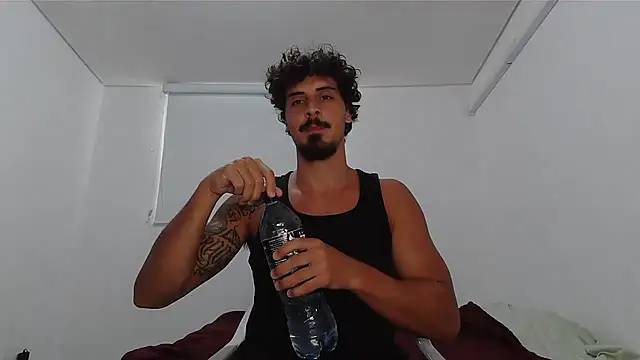 Snapshot of milkoffe chatting on February 22, 2:04 pm milkoffe online show from February 22, 2:04 pm