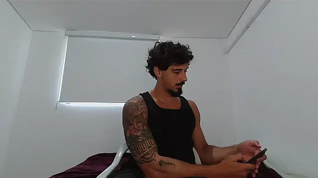 Snapshot of milkoffe chatting on March 2, 5:09 pm milkoffe online show from March 2, 5:09 pm