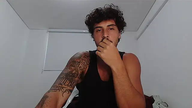 Snapshot of milkoffe chatting on March 4, 11:16 am milkoffe online show from March 4, 11:16 am