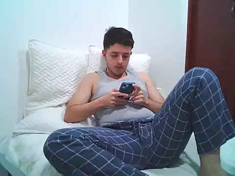 Snapshot of master438 chatting on June 30, 10:55 pm master438 online show from June 30, 10:55 pm