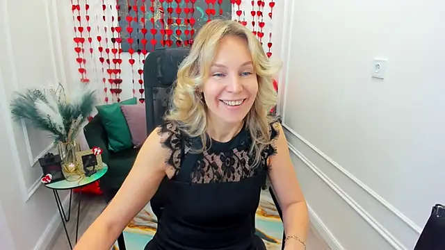 Sinty Devis online show from February 10, 4:38 am