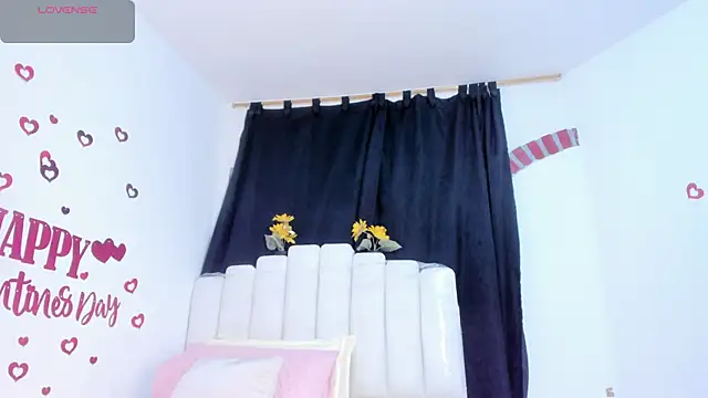 RoxannaBlanche online show from February 13, 12:34 pm