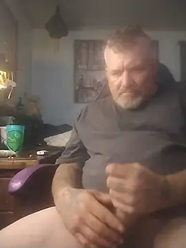 Snapshot of bigdoog8 chatting on June 2, 10:23 pm bigdoog8 online show from June 2, 10:23 pm