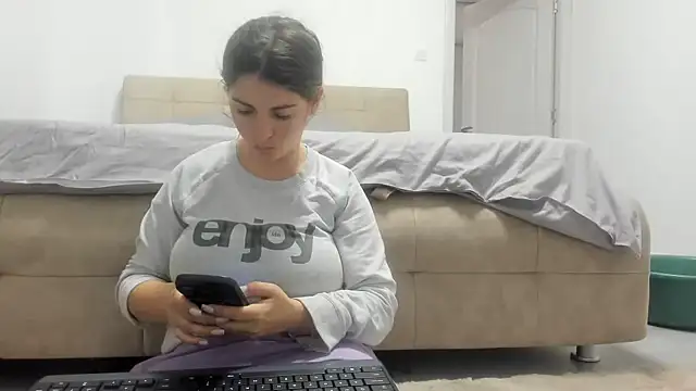 Hottalicia2 online show from March 12, 2:34 pm