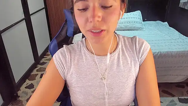 NicolRoss  online show from July 21, 11:29 pm