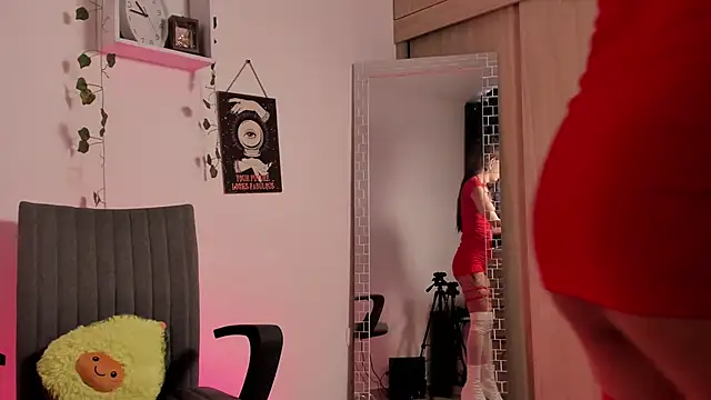 Snapshot of Emperatriiz chatting on December 24, 7:44 pm Emperatriiz online show from December 24, 7:44 pm