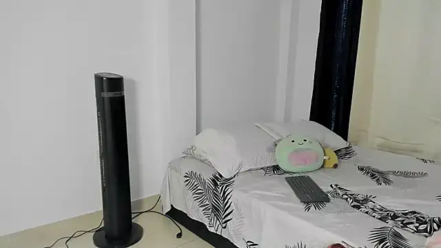 Snapshot of Emperatriiz chatting on February 28, 5:25 pm Emperatriiz online show from February 28, 5:25 pm