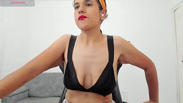 Snapshot of natalia_curvy1 chatting on July 14, 5:40 pm natalia curvy1 online show from July 14, 5:40 pm