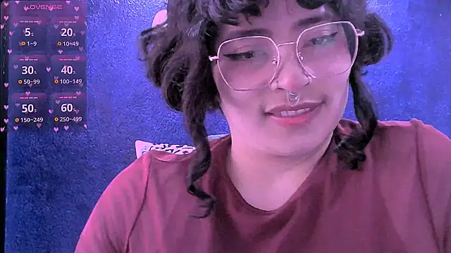 NinaYellow online show from June 17, 1:45 pm