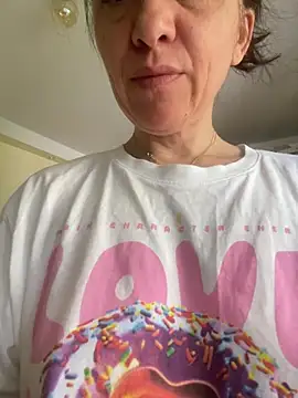 emillyjames online show from July 21, 10:06 am