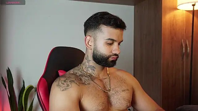 MarkHazze online show from November 6, 9:15 pm