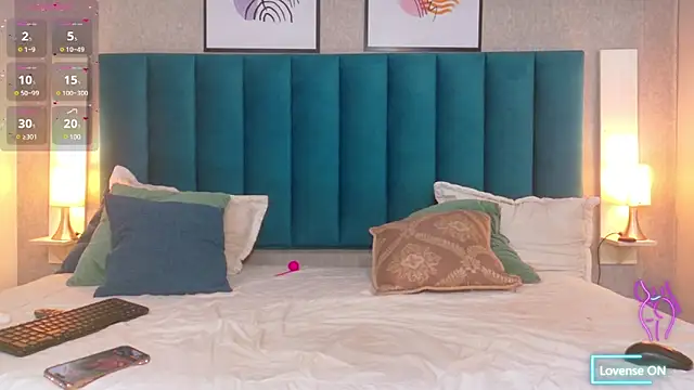 CheneellLorens online show from February 17, 8:26 pm