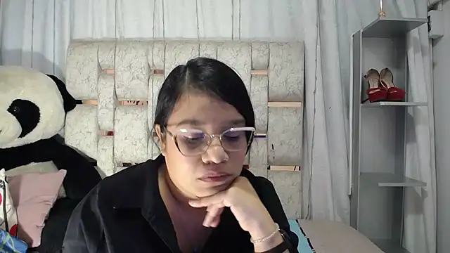 KEYRA-MILLER- online show from February 28, 2:12 am