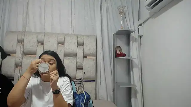 KEYRA-MILLER- online show from March 16, 1:33 am