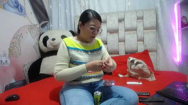 KEYRA-MILLER- online show from April 1, 2:45 am